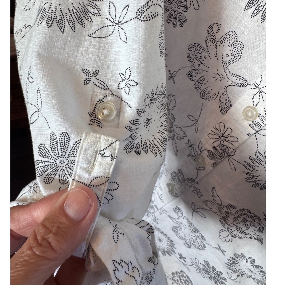 Lands End Womens White Grey Floral Cotton Roll Tab Button Down Shirt Large 14-16 - Picture 3 of 9
